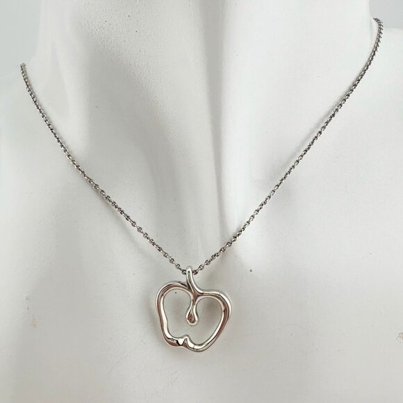 Tiffany & Co Apple Necklace in Sterling Silver - Picture 4 of 13